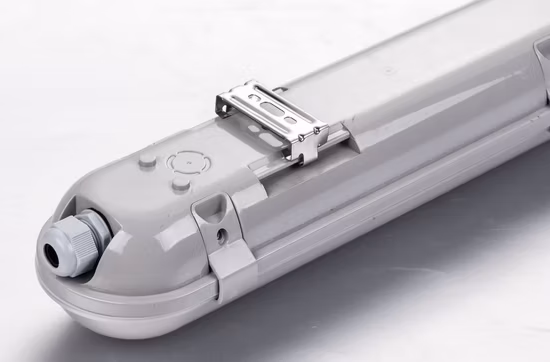 IP65防水LED照明、トリプル防水LEDライト、トリプル防水LEDライト、防湿ライト、LEDストリップライト、CE CB TUV付き耐候性ライト